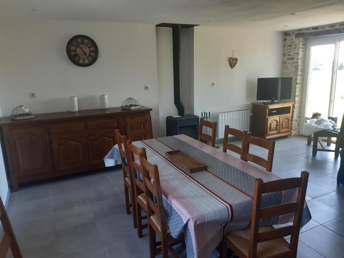 gîte   Chez Albertine et Thérèse Ruffigné Esterno foto